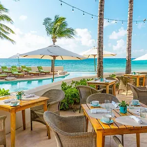 Mahekal Front & ***** Playa del Carmen